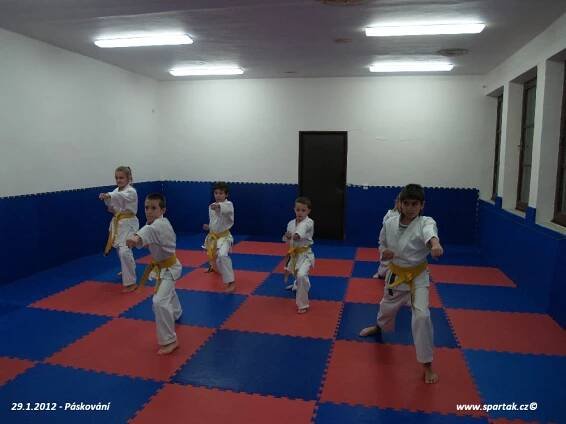 SK Karate Spartak Hradec Králové | Páskování 29.1.2012 