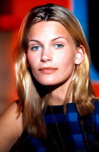 Natasha Henstridge - Forehead, Cheek, Skin, Lip, Eyebrow,...
