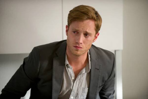 Necessary Roughness - Bringing the Heat - Z filmu - Jonathan Keltz
