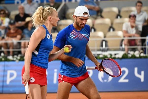Tenisté Macháč a Siniaková jsou olympijskými šampiony ve smíšené čtyřhře.
