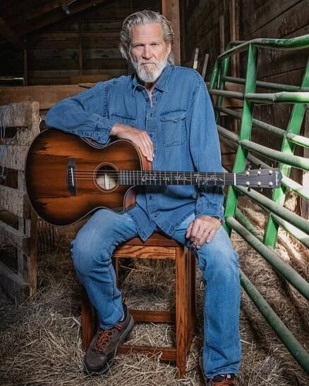 „Dude“ Jeff Bridges má nové sídlo: Výhled na hory i moře za 178 milionů! Bazén i vinný sklípek