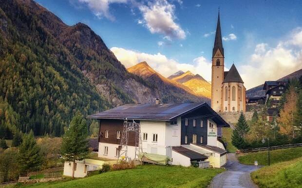 Jugendgästehaus Heiligenblut am Großglockner im Herbst