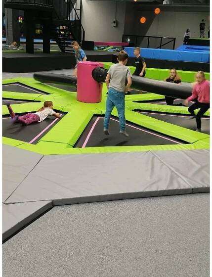 Toboga jump v Hradci Králové a bruslení - Základní škola Holice