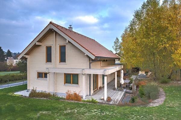 www.jiristarha.cz - Moderní dřevostavby, sruby a roubenky Kontio