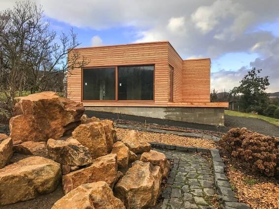 Modulový dům 3+kk (2+kk) - 8×6 m | Moderní dřevostavby NATURLIVING®