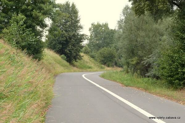 Cyklostezka Ohře – z Karlových Varů do Sokolova - popis cyklotrasy, mapa, fotky
