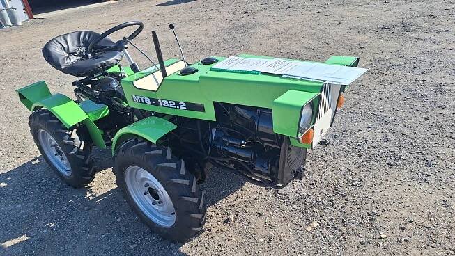 malotraktor MT8-132-2 v pěkném stavu - servořízení