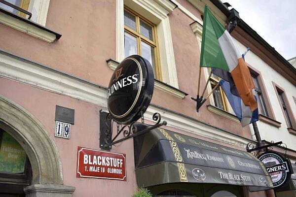 Olomoucký pub zaplní Skotové. My budeme fandit Česku, ujišťuje majitel