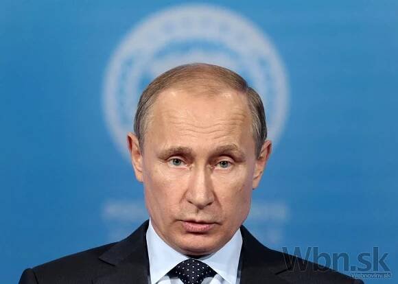 Putin obvinil USA, že podporovali zosadenie Janukovyča
