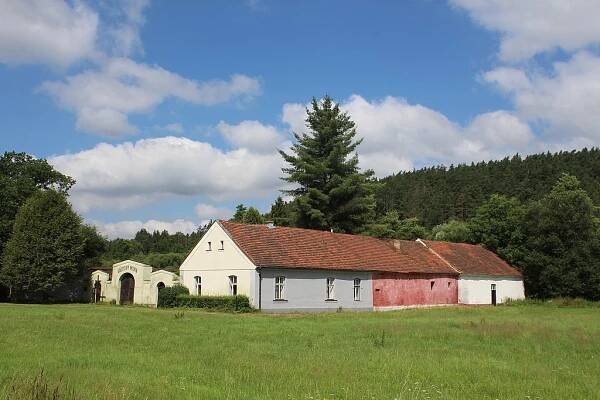 Soubor:Chotiná (Hromnice) - válcový mlýn.jpg – Wikipedie