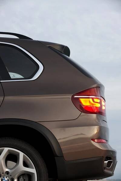 2011 X5 LCI (Facelift) - Official Pictures, videos, technical details and wallpapers