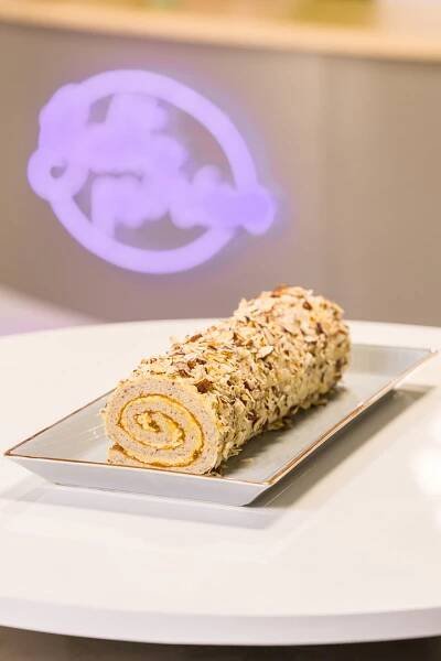 Recept na ořechovou roládu od Josefa Maršálka potěší svou jednoduchostí. Zvládne ji každý