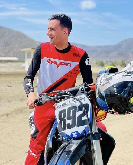 Athletes – Molecule – Performance Apparel, Helmet and Vehicle Care
