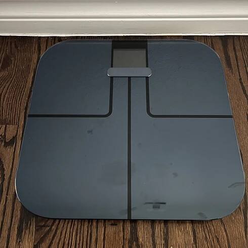 scale on wood floor