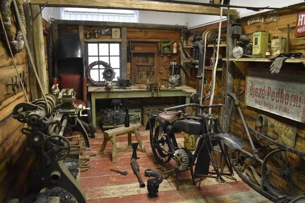 Závodní moped i české stroje pro závody mistrovství světa: Muzeum v Hořicích zve