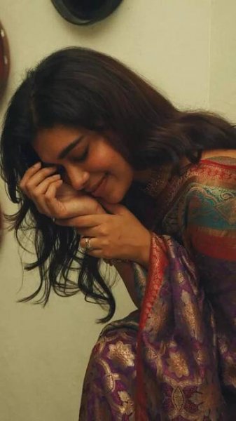 Dushara Vijayan’s Ethereal Saree Style Steals the Spotlight