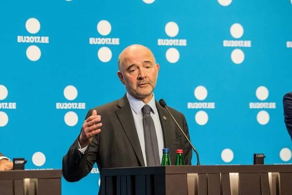EU otevírá cestu k evropským daním, chce omezit suverenitu České republiky