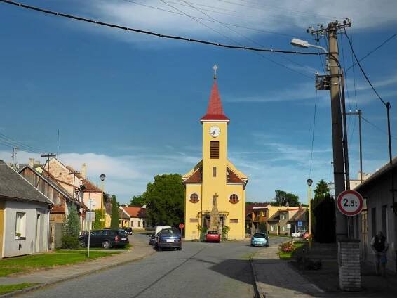 Kostelany nad Moravou - kostel na náměstí