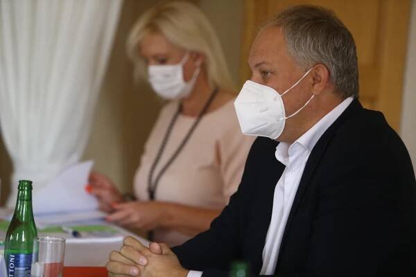 Na prioritní dopravní investici se politici na předvolební debatě neshodli