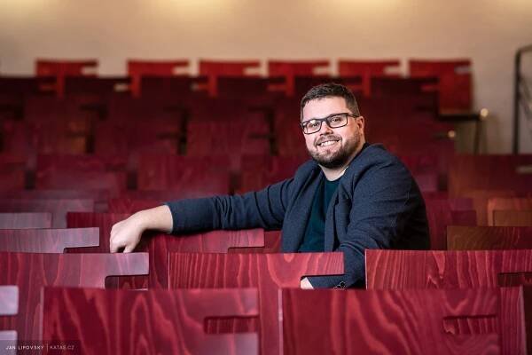 Kafrárna se stěhuje do Dvanáctky a moderátor Petr Kubala říká: Byla to nabídka, která se neodmítá