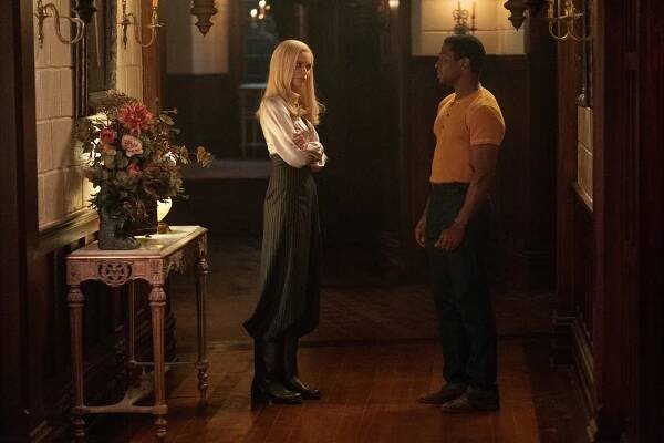 Lovecraftova země - Whitey's on the Moon - Z filmu - Abbey Lee, Jonathan Majors