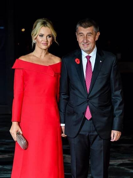 Babišovi reprezentují Česko na úrovni, protože se umějí oblékat.