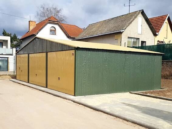 Plechová garáž 9x6 m – tmavo zelená matná/písková