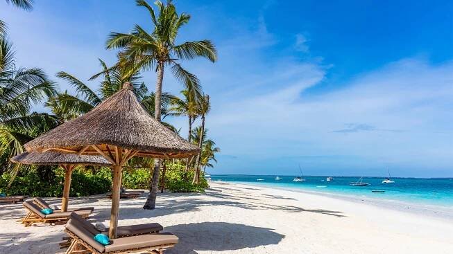 Velmi populární a zároveň cenově dostupnou destinací je aktuálně Zanzibar