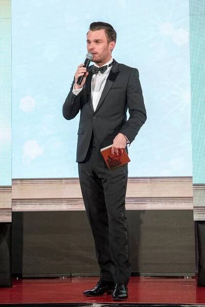 Také Slováci mají svou Faltýnovou: Bývalá Miss Slovenska ukázala vnady bez podprsenky na akci, kterou moderoval Leoš Mareš
