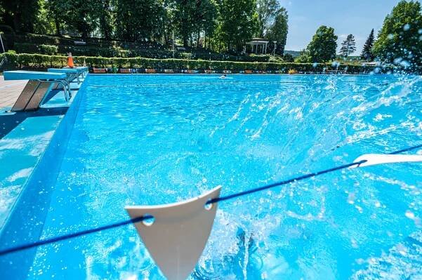 Česko čekají tropické dny. V sobotu může teploměr ukázat až 35 stupňů Celsia
