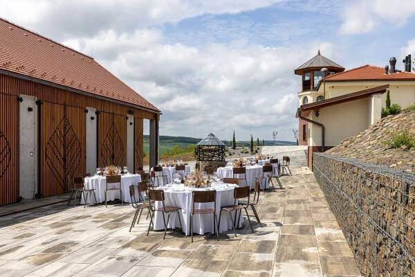 Vinařství VIAJUR Farná | CZECH DECO TEAM