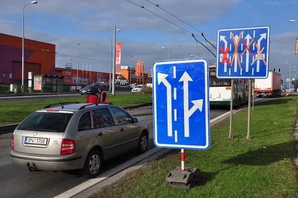 Dopravu v Plzni komplikují opravy na Rokycanské. Hotovo bude za tři týdny