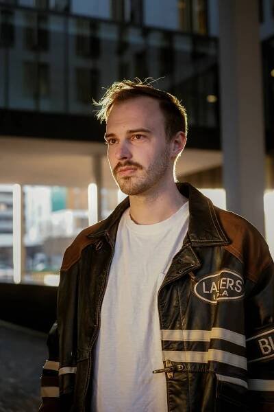 MAX BÄCKER – One Art