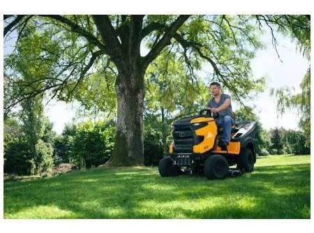 Cub Cadet XT2 QR106 zahradní traktor