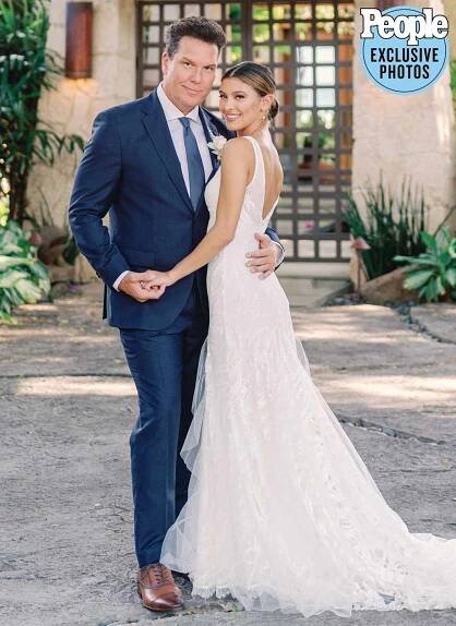 Dane Cook Marries Kelsi Taylor in Intimate âGarden Partyâ Wedding in Hawaii
