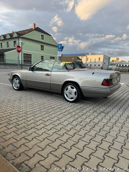 Mercedes-Benz E 320