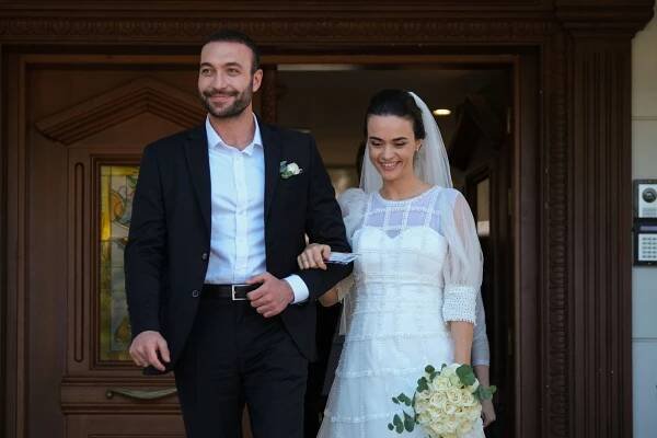 Görkem Sevindik, Hande Soral - Ateş Kuşları - Episode 16 - Z filmu
