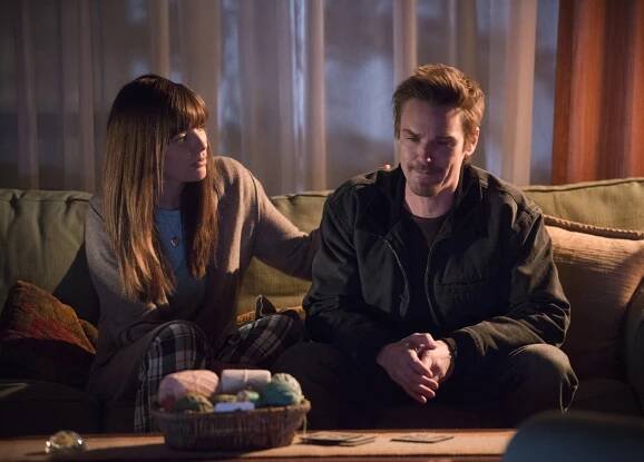 Frequency - Gray Line - Z filmu - Devin Kelley, Riley Smith