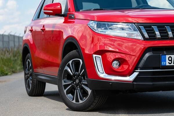 Spořílci budou z hybridního Suzuki Vitara nadšení, ostatní tolik ne