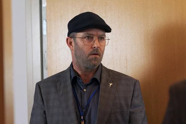 Mrtvý bod - We Didn't Start the Fire - Z filmu - Sullivan Stapleton