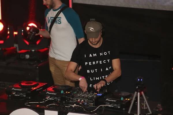 OBRAZEM: DJ Lucca ve slánském Grandu