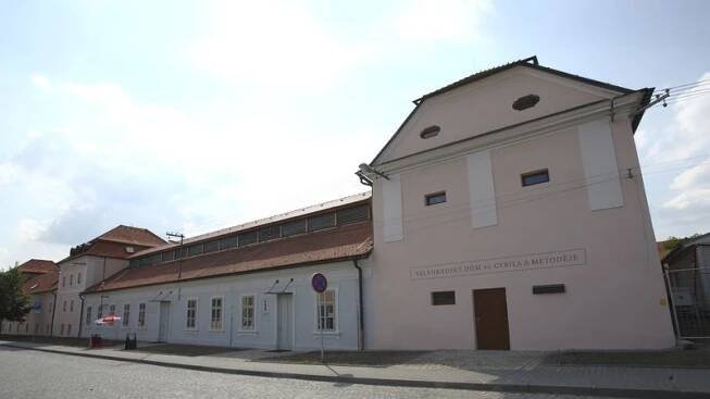 Na Velehradě otevřeli nový multifunkční dům Cyrila a Metoděje - Novinky