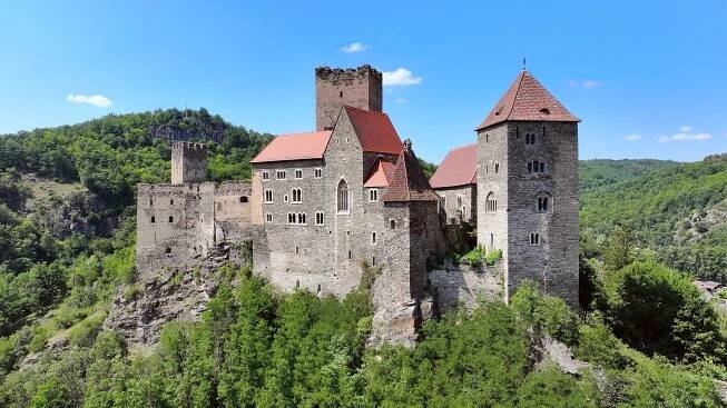 File:Hardegg - Burg (3).JPG - Wikimedia Commons