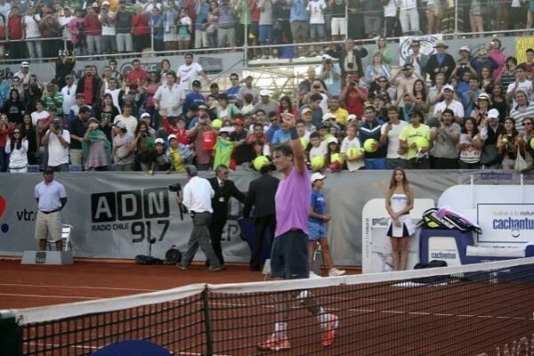 Nadal úp návratu úřadoval i v singlu - 3 - GALERIE: Nadal po návratu úřadoval i v singlu (6/8)
