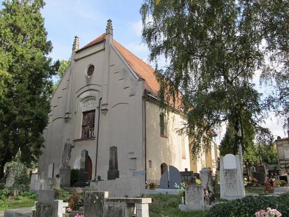 Soubor:Nové Město nad Metují, Kostel Všech svatých 01.jpg