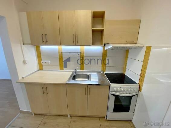Prodej bytu 2+kk, 45m2, DV, ul. Ohradní, Praha 4 - Michle, sklep, komora, po rekonstrukci | Realitní kancelář Donna