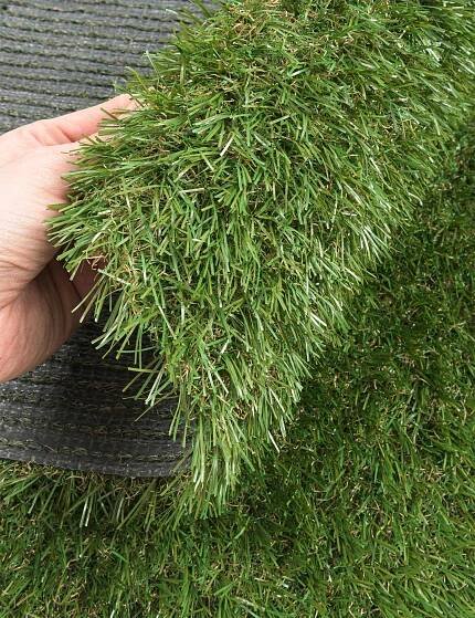 UMĚLÁ TRÁVA 4 m VERDE GREEN TERASA BALKON ZAHRADA 30 mm MĚKKÁ HUSTÁ Olivová Použití na zahradu na balkón na terasy
