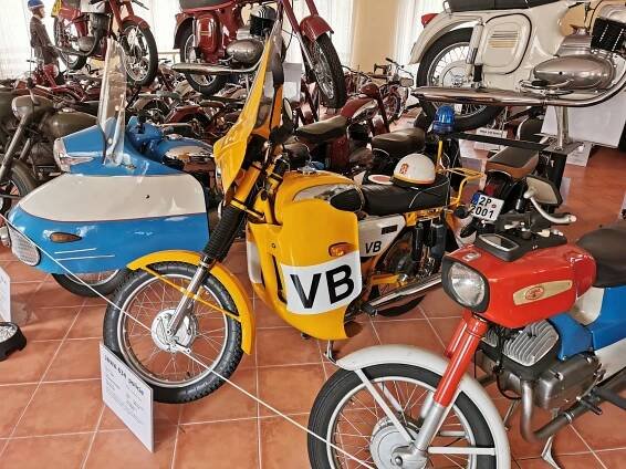 Muzeum motocyklů Křivoklát (Muzeum) • Mapy.com
