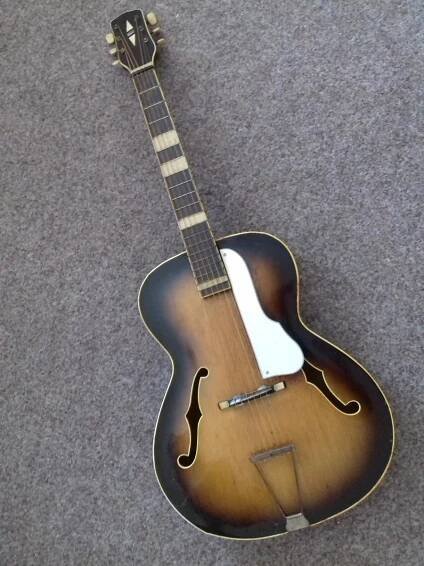 Gibsonka Cremona 454 - jazzová lubová kytara