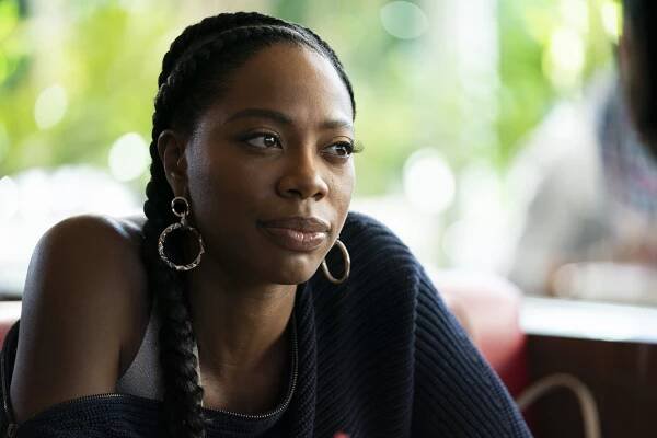 Nesvá - Jakože lepší - Z filmu - Yvonne Orji